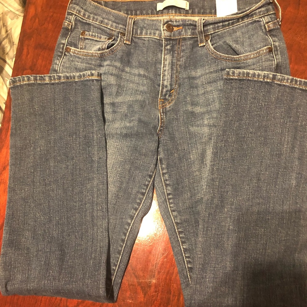 Women Levi’s Jeans